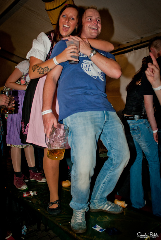 Let the music play - Partymusik