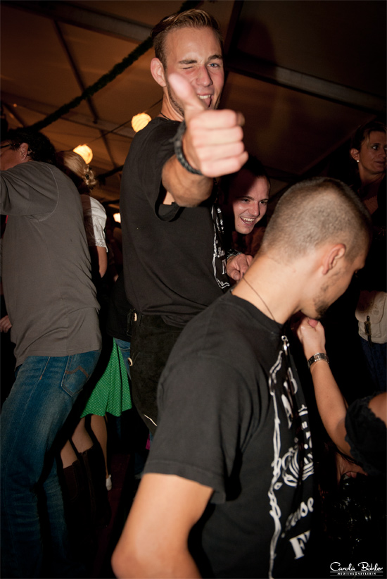 Let the music play - Partymusik
