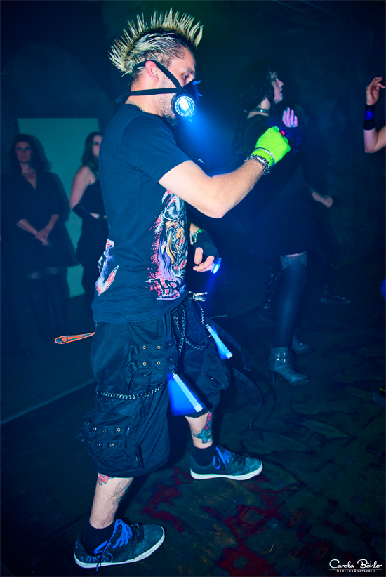 Let the music play - Cybergothics