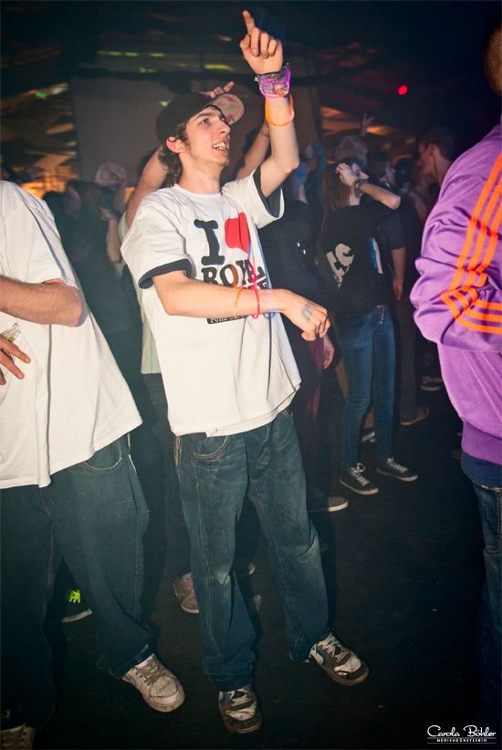 Let the music play - Drum and Bass