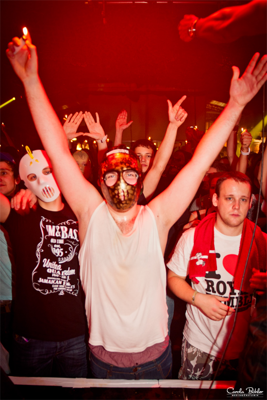 Let the music play - Drum and Bass