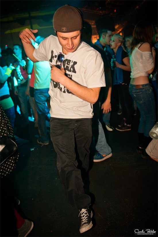 Let the music play - Drum and Bass