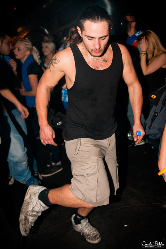 Let the music play - Drum and Bass