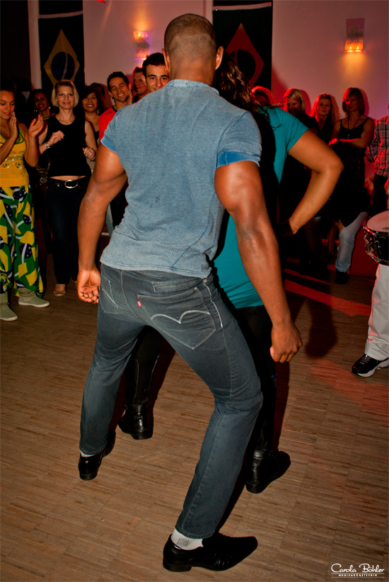 Let the music play - Samba